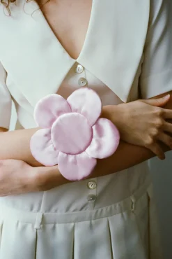 Bridal^Sandy Liang Petal Wristlet In Carnation
